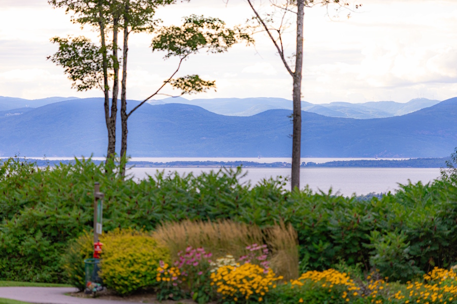 Vue sur le fleuve depuis le chalet