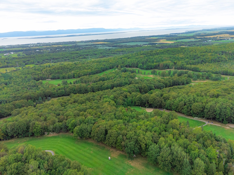 Vue aérienne du parcours et du fleuve Saint-Laurent